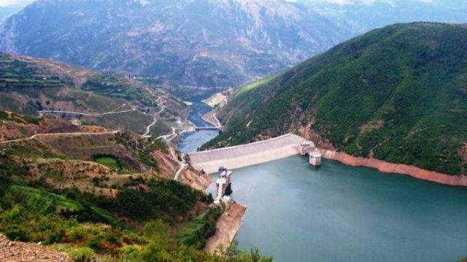 Leje ndertimi per 8 hidrocentrale te reja, investime te shumta edhe ne energji